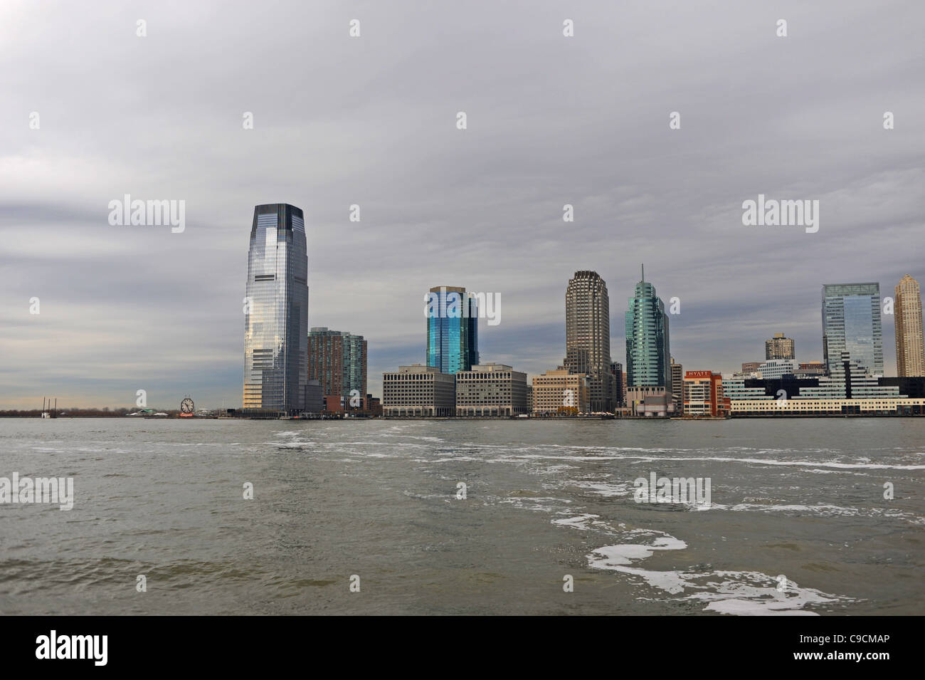 Jersey City mit Blick auf den Hudson River in Richtung Manhattan New York NYC USA Amerika fotografieren genommen November 2011 Stockfoto
