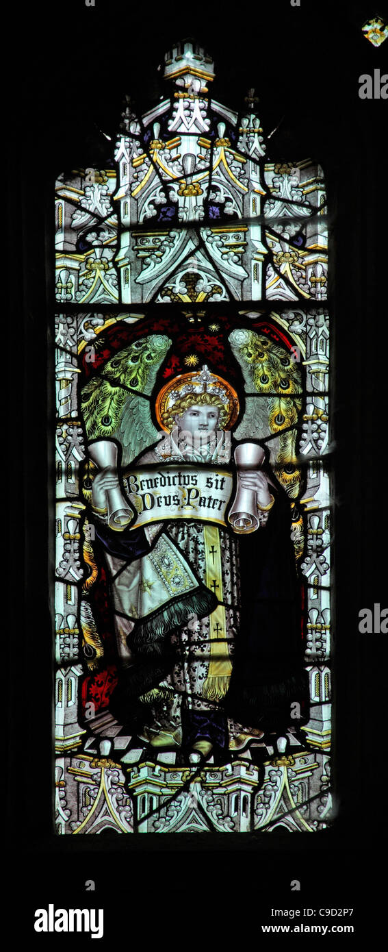 Glasfenster von Kempe-Studios, die Darstellung eines Engels, St Mary die Jungfrau Kirche, Cannington, Somerset, England; Stockfoto