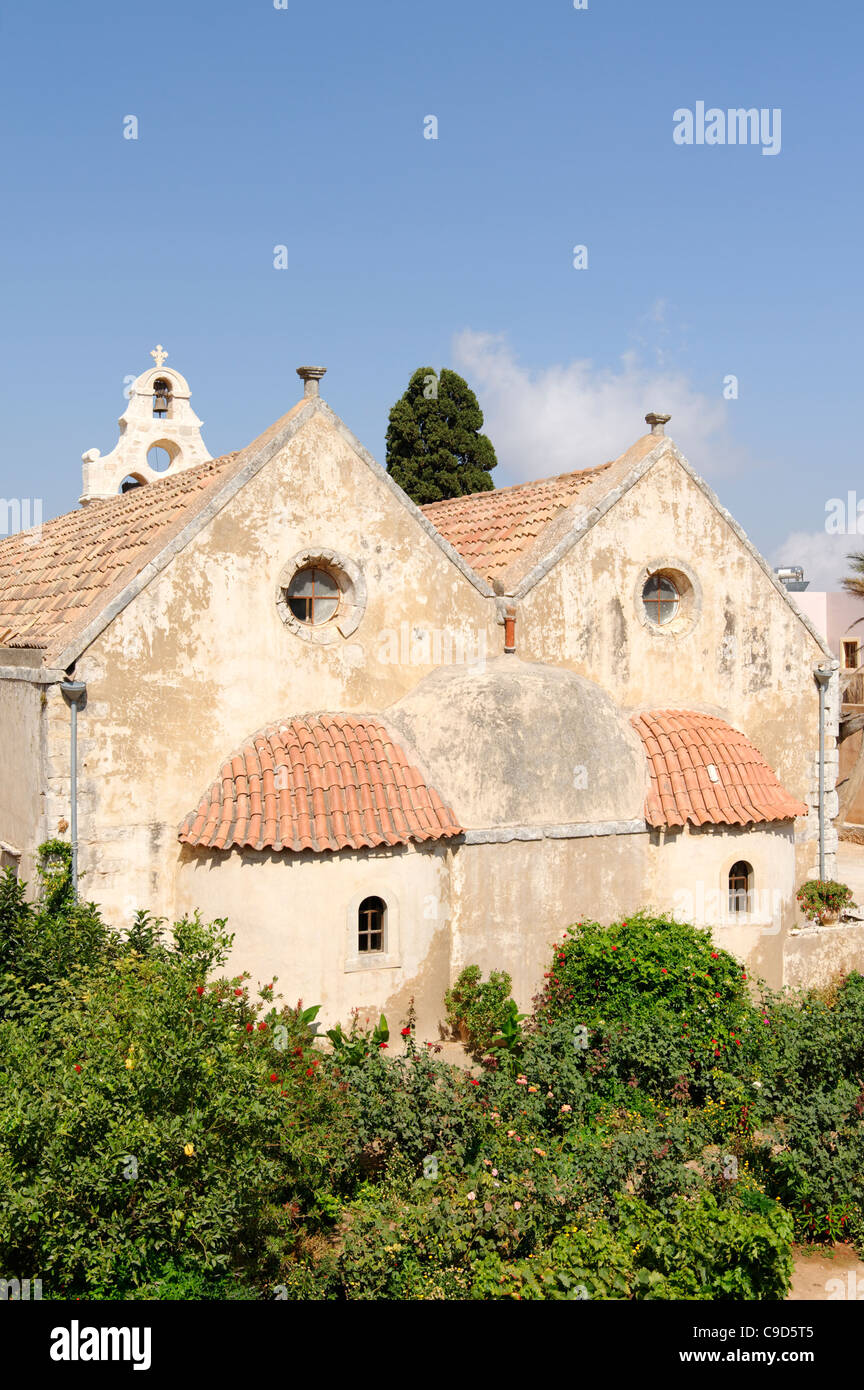 Moni Arkadiou. Kreta. Griechenland. Blick auf die Rückseite des schönen goldenen Stein venezianischen Kirche im Kloster Arkadiou. Stockfoto