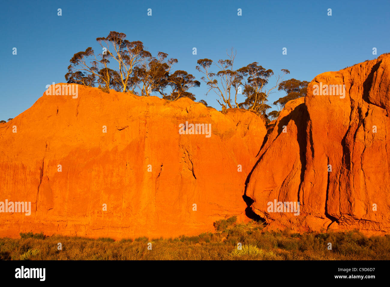 Späten Nachmittag Farbenpracht der Redbanks Conservation Park in der Nähe von der alte Kupferbergbau Burra in South Australia Stockfoto