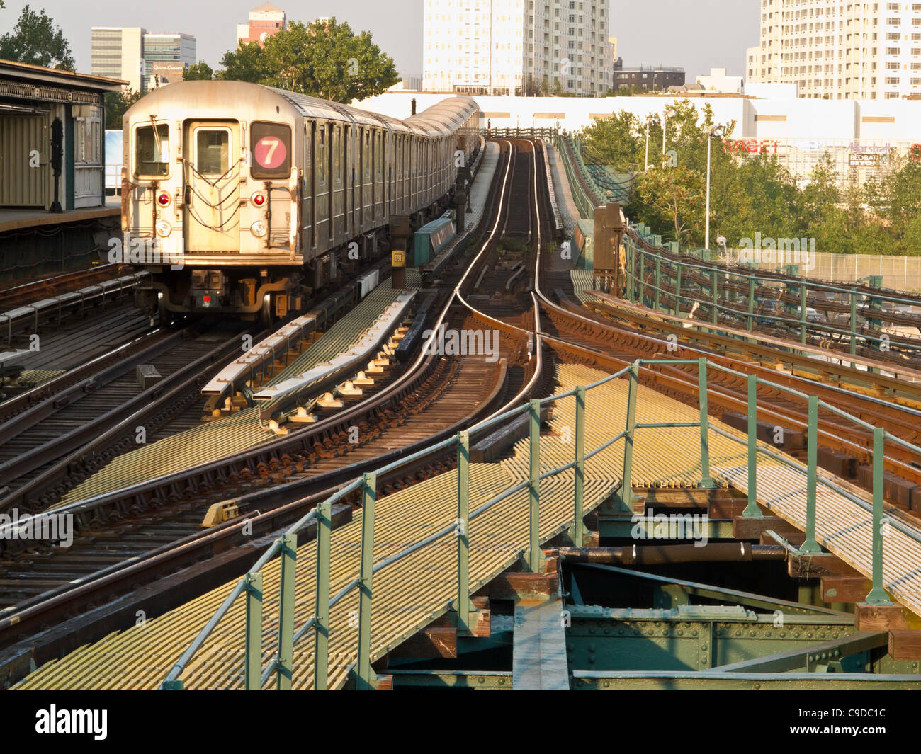 7-Zug, U-Bahn-Gleise, Queens, New York Stockfoto