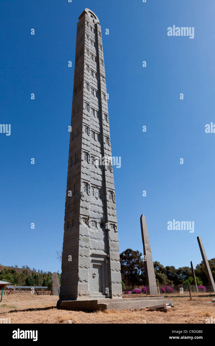 Die 24,6 m hohen Rom Stele stehen in der nördlichen Stelen-Feld in Aksum, Nord-Äthiopien, Afrika. Stockfoto