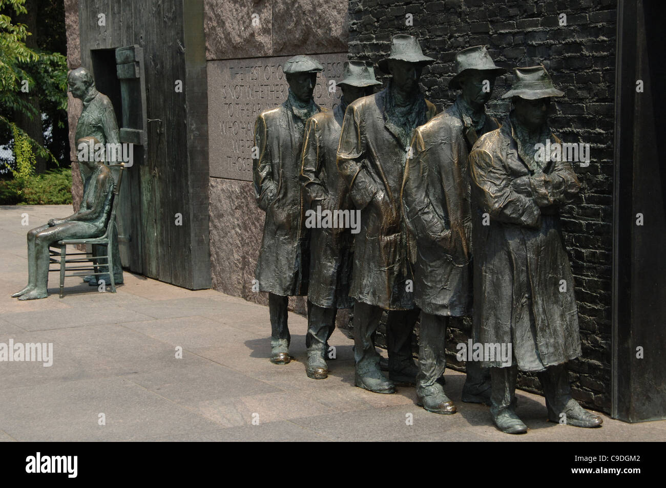 Franklin Delano Roosevelt Memorial. Bronze-Statuen, die die große Depression darstellen. Warten in einer Brot-Linie von George Segal. Stockfoto