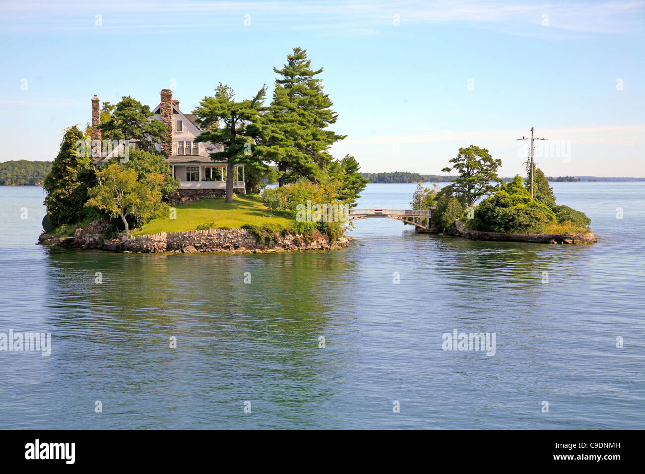 -Häuser; Auf dem Land; Zurückziehen, auf abgelegenen Inseln und Schären in Schweden und über tausend Inseln in Ontario; Kanada Stockfoto