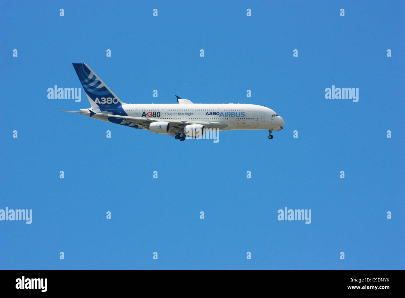 Flug des Airbus 380 auf Paris Airshow zu zeigen Stockfoto