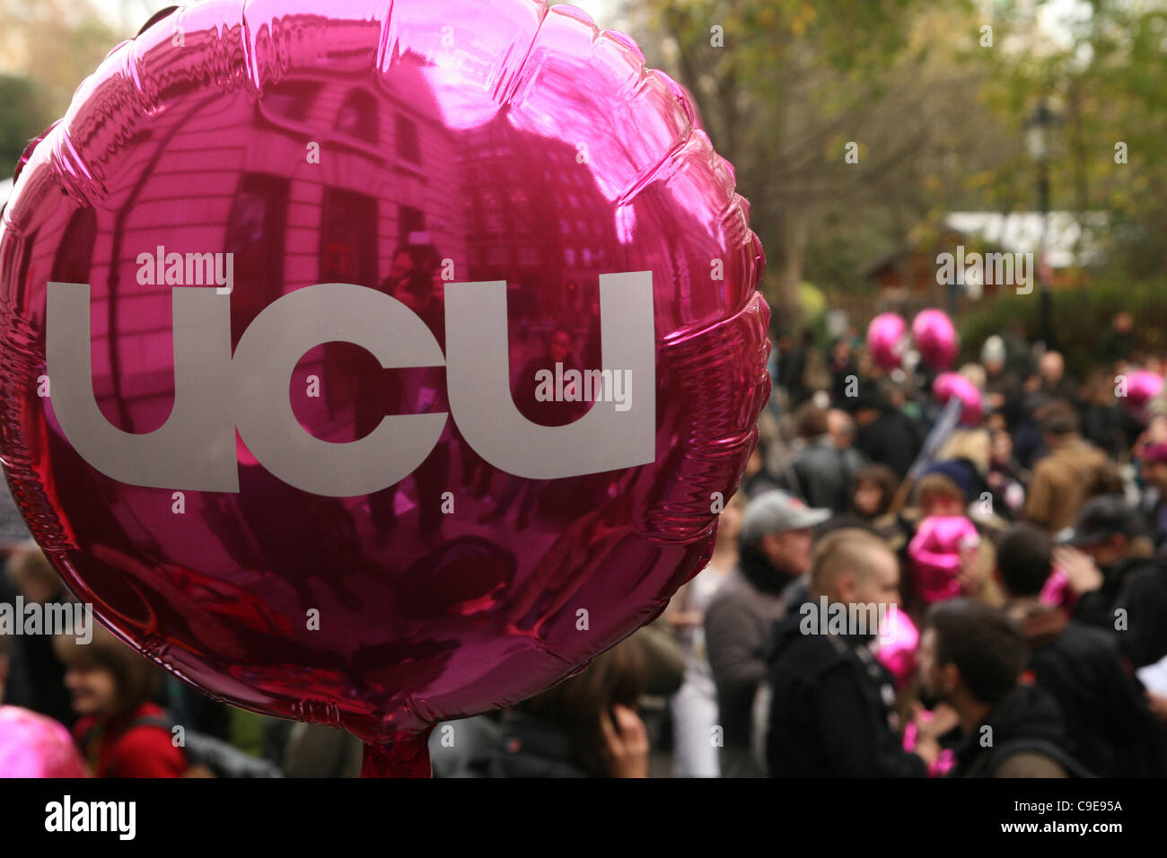 University College Union Ballon während einer öffentlichen Sektor Streik in London, England, am Mittwoch, 30. November 2011. Eine geschätzte 2 Millionen öffentlich Bediensteter teilgenommen in der UK-weiten Schlag über Vorschläge der Regierung um ihre Renten zu ändern. Stockfoto
