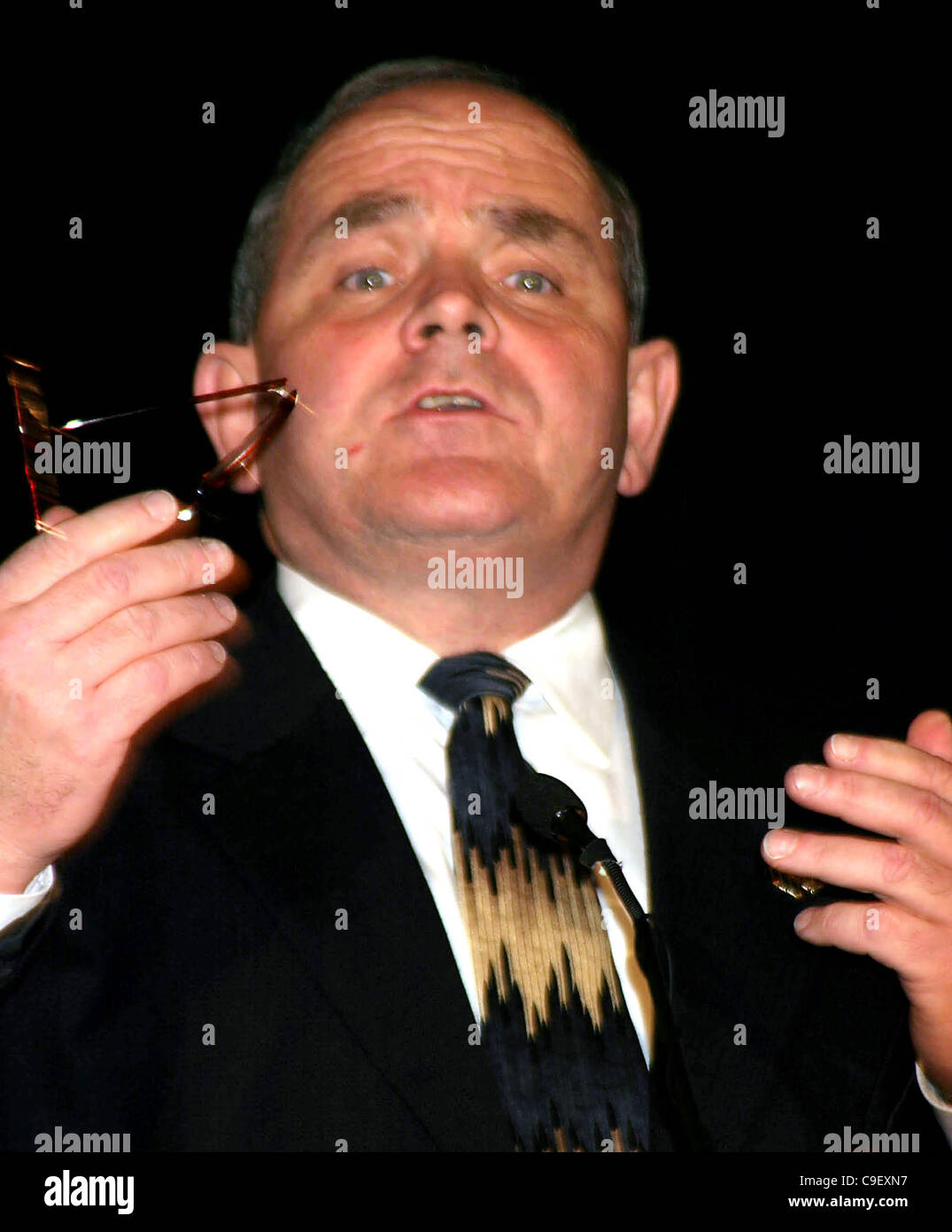 Datei Foto - Memphis Polizei untersuchen Vorwürfe von zwei ehemaligen Spielern, dass Amateur Athletic Union (AAU) Präsident und CEO Robert '' Bobby'' Dodd, die sie in den 1980er Jahren belästigt. Im Bild: 13. April 2004 Auszeichnungen - New York, New York, USA - AAU CEO BOBBY DODD an der AAU Sullivan bei der New Yor Stockfoto