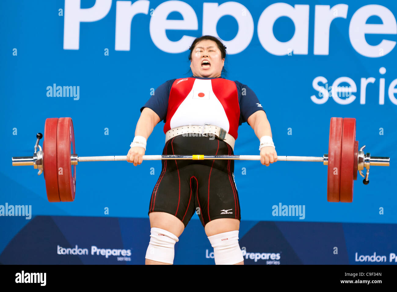 Fumiko JONAI Japan gewann die Gruppe B, Frauen + 75 kg, London bereitet Gewichtheben International Invitational, 10. / 11. Dez 11 Stockfoto