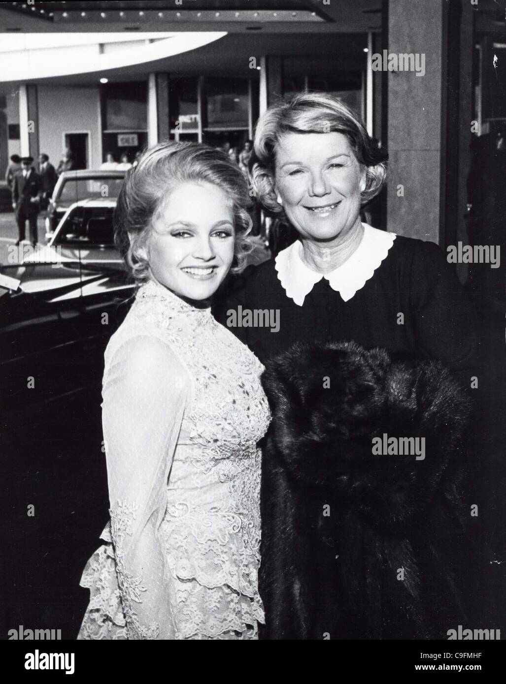 14. Dezember 2011 - CHARLENE TILTON mit Barbara BelGeddes '' Dallas' (Kredit-Bild: © Globe Photos/ZUMAPRESS.com) Stockfoto
