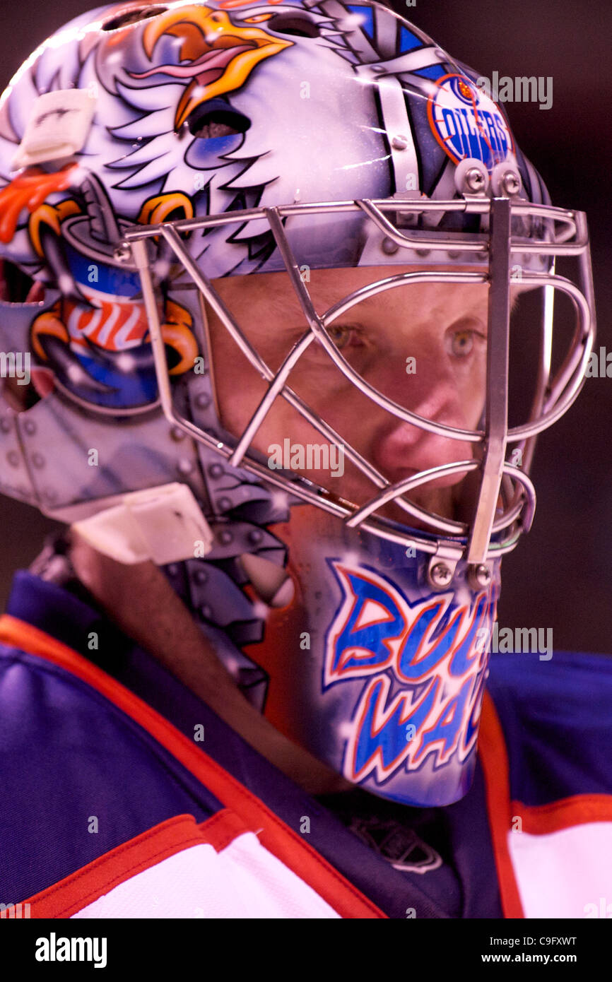 17. Dezember 2011 - San Jose, Kalifornien, USA - Oilers Torwart Nikolai Khabibulin (35) während der NHL-Spiel zwischen den San Jose Sharks und den Edmonton Oilers im HP Pavilion in San Jose, Kalifornien.  Die Haie gewann 3-2. (Kredit-Bild: © Matt Cohen/Southcreek/ZUMAPRESS.com) Stockfoto