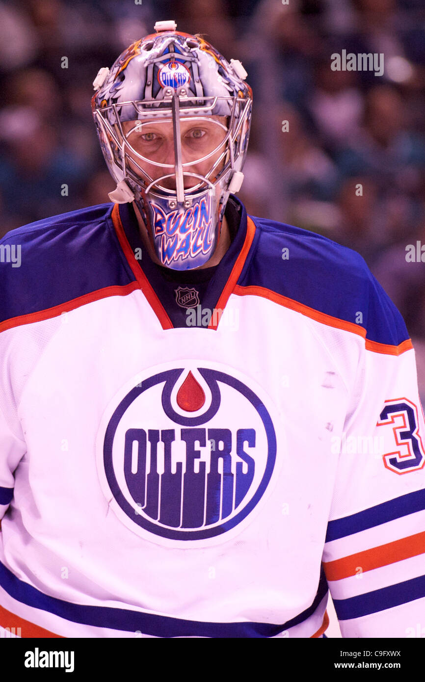 17. Dezember 2011 - San Jose, Kalifornien, USA - Oilers Torwart Nikolai Khabibulin (35) während der NHL-Spiel zwischen den San Jose Sharks und den Edmonton Oilers im HP Pavilion in San Jose, Kalifornien.  Die Haie gewann 3-2. (Kredit-Bild: © Matt Cohen/Southcreek/ZUMAPRESS.com) Stockfoto