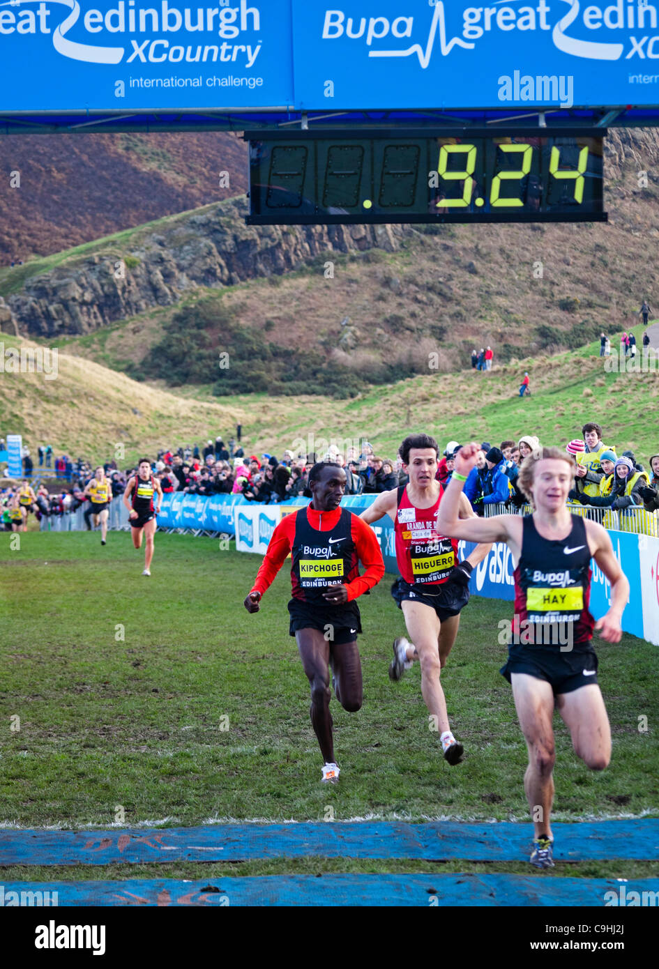 BUPA Great Edinburgh Cross Country Run, 7. Januar 2012, Mens Invitational 3-Km-Rennen. Gewinner: Asbel Kiprop, Kenia, zweite: Jonny Heu GBR, dritte: Eliud Kipchoge Kenia Stockfoto BUPA Great Edinburgh Cross Country Run, 7. Januar 2012, Mens Invitational 3-Km-Rennen. Gewinner: Asbel Kiprop, Kenia, zweite: Jonny Heu GBR, dritte: Eliud Kipchoge Kenia Stockfoto
