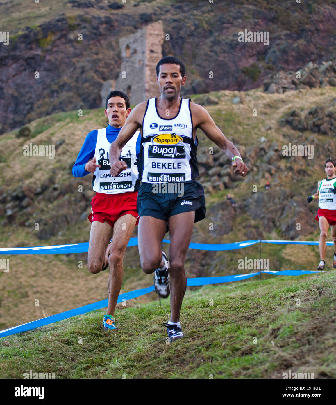 Großen Edinburgh Cross Country 7. Januar 2012, Senioren Herren 8 k. Gewinner: Ayad Lamdassem, Euro, zweite: Bobby Mack, USA, dritte: Atelaw Bekele, EUR. Stockfoto Großen Edinburgh Cross Country 7. Januar 2012, Senioren Herren 8 k. Gewinner: Ayad Lamdassem, Euro, zweite: Bobby Mack, USA, dritte: Atelaw Bekele, EUR. Stockfoto