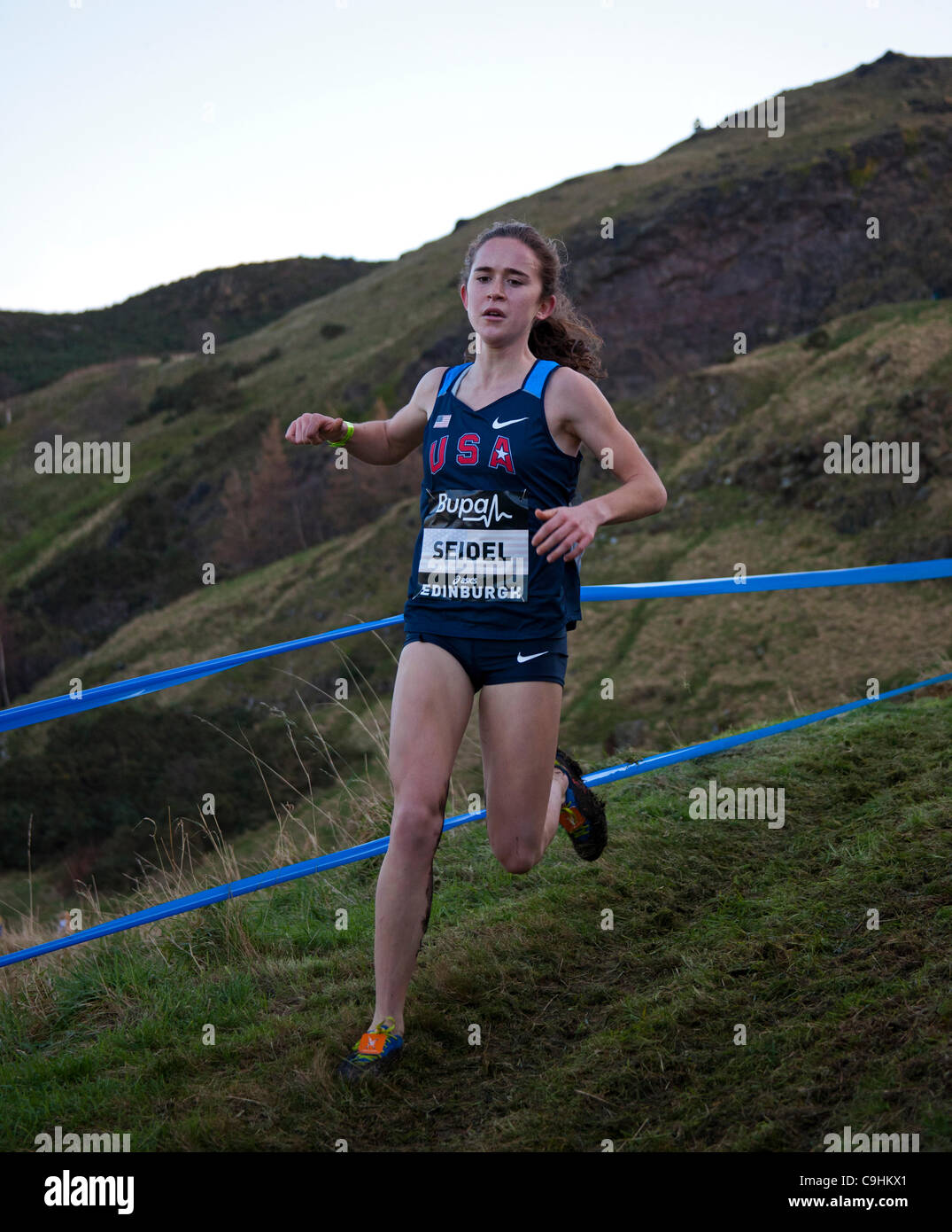Große Edinburgh Cross Country 7. Januar 2012, Junior Frauen 4 Km. Sieger: Dritte: Molly Seidel, USA Stockfoto