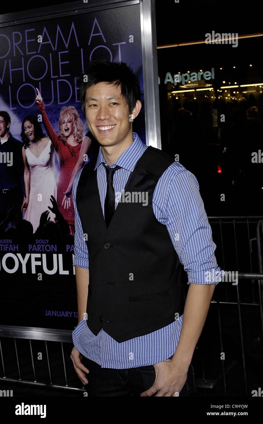 Roy Huang im Ankunftsbereich für JOYFUL NOISE Premiere, Graumans Chinese Theatre, Los Angeles, CA 9. Januar 2012. Foto von: Michael Germana/Everett Collection Stockfoto