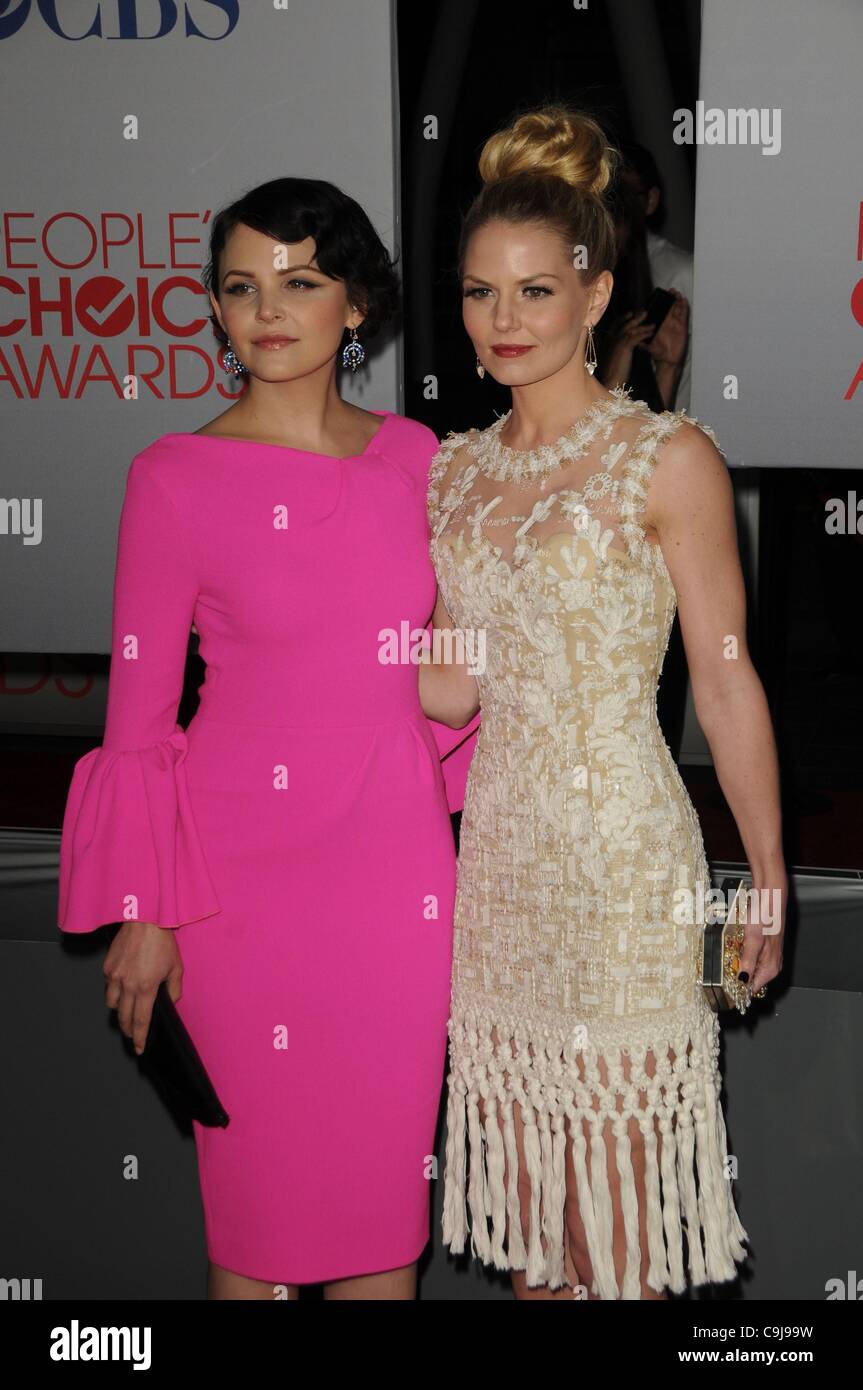 Ginnifer Goodwin, Jennifer Morrison im Ankunftsbereich für Peoples Choice Awards 2012 - Ankünfte, Nokia Theatre L.A. Live, Los Angeles, CA 11. Januar 2012. Foto von: Dee Cercone/Everett Collection Stockfoto