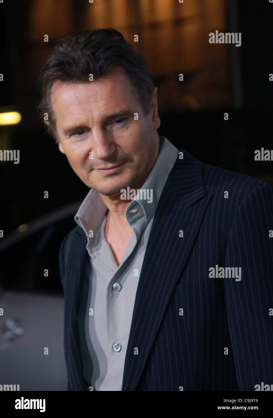 11. Januar 2012 - Los Angeles, Kalifornien, USA - Liam Neeson.The Los Angeles-Premiere von "The Grey'' auf der königlichen Cinemas,L.A.LIVE, Los Angeles, CA. Januar 11-2012 statt. (Kredit-Bild: © TLeopold/Globe Photos/ZUMAPRESS.com) Stockfoto