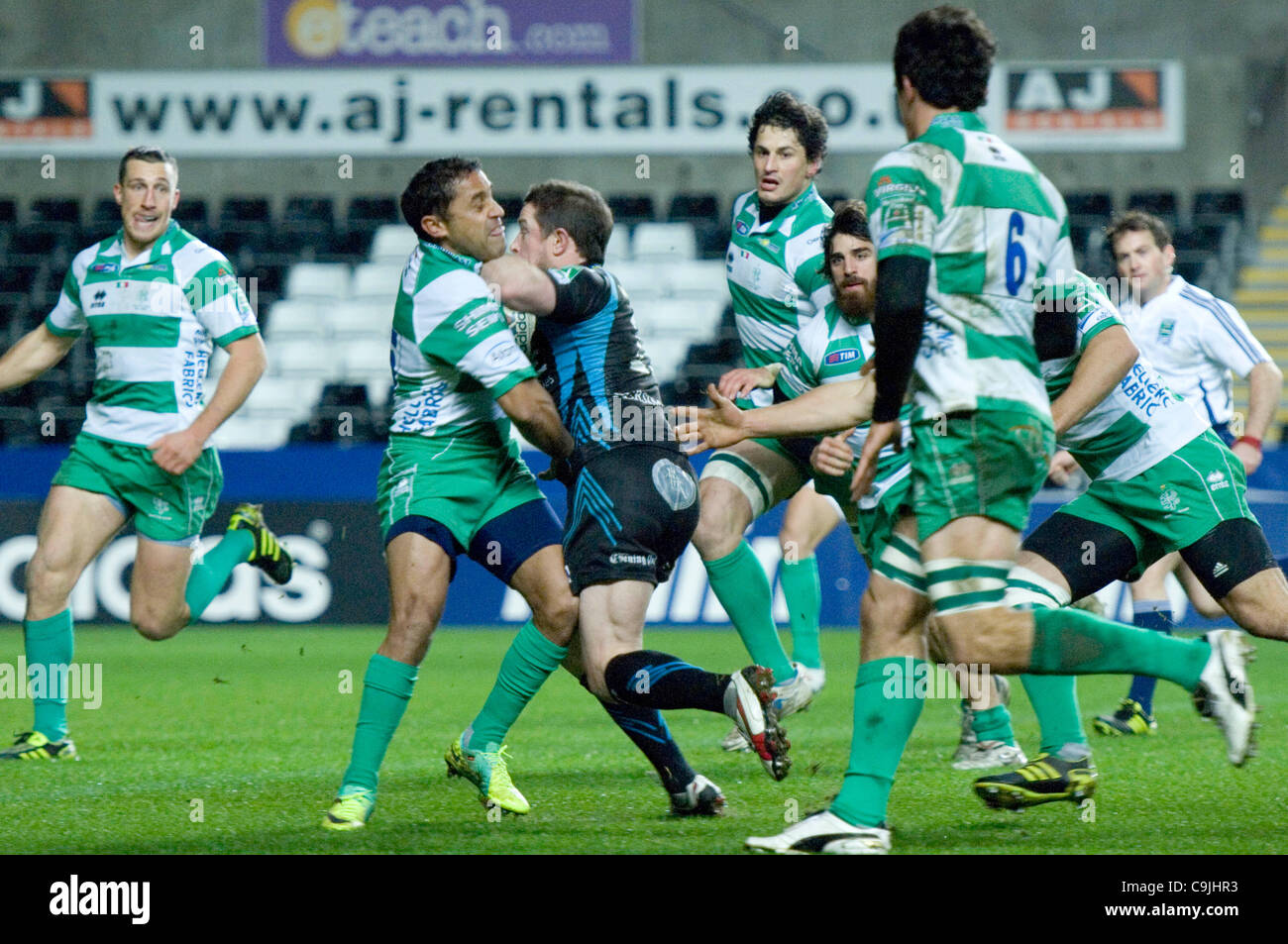 Fischadler V Benetton Rugby Treviso - Heineken Cup Befestigung im Liberty Stadium in Swansea: Fischadler Shane Williams. Stockfoto