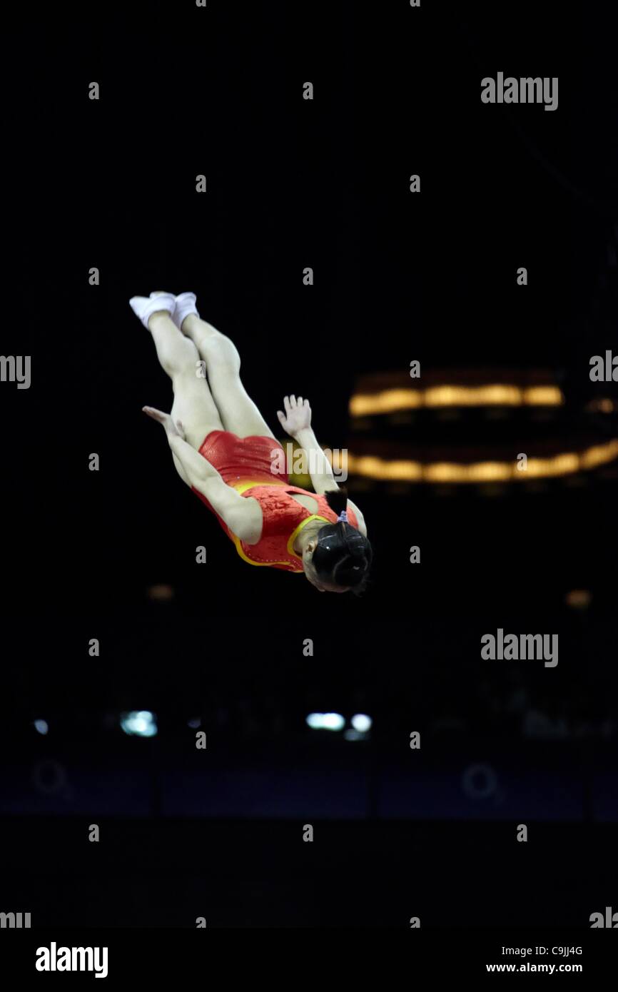 Dan Li (China) im Wettbewerb mit Womens Trampolin in Visa International Gymnastics Wettbewerb künstlerische Disziplin in North Greenwich Arena in Serie LOCOG London bereitet für die Olympischen Spiele 2012 in London. 13. Januar 2012. Stockfoto