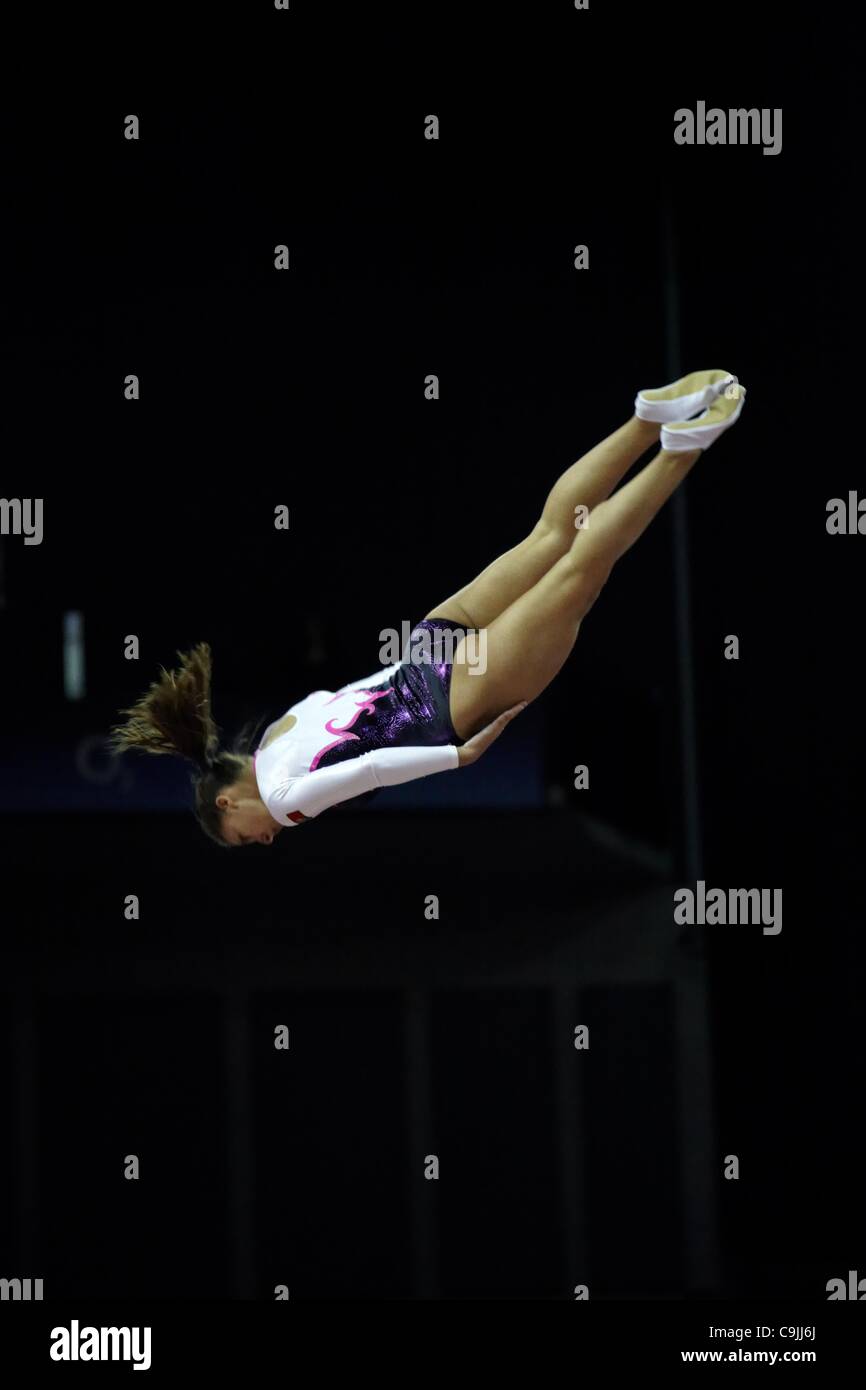 Ana Rente (Portugal) im Wettbewerb mit Womens Trampolin in Visa International Gymnastics Wettbewerb künstlerische Disziplin in North Greenwich Arena in Serie LOCOG London bereitet für die Olympischen Spiele 2012 in London. 13. Januar 2012. Stockfoto