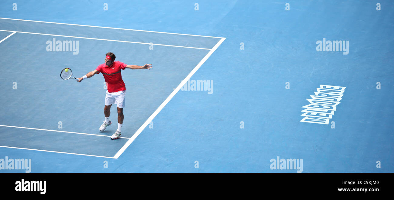 Roger Federer bei den Australian Open, Melbourne, 20. Januar 2012 Ivo Karlovic zu spielen. Stockfoto
