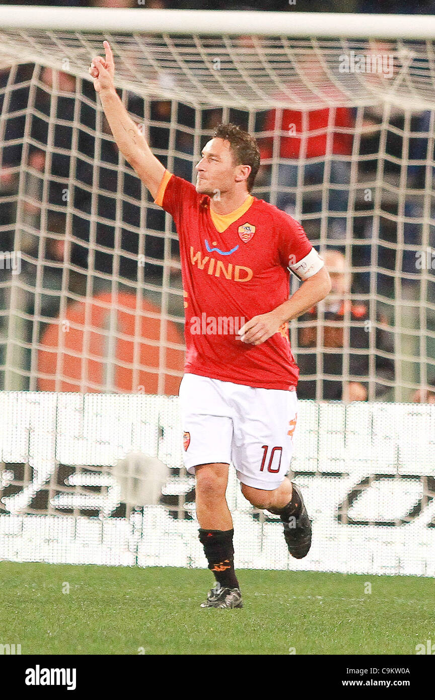 01.10.2011, Rom, Italien.  Totti feiern sein Ziel in der Serie A Spiel zwischen AS Roma Vs Cesena, spielte im Stadio Olimpico. Stockfoto