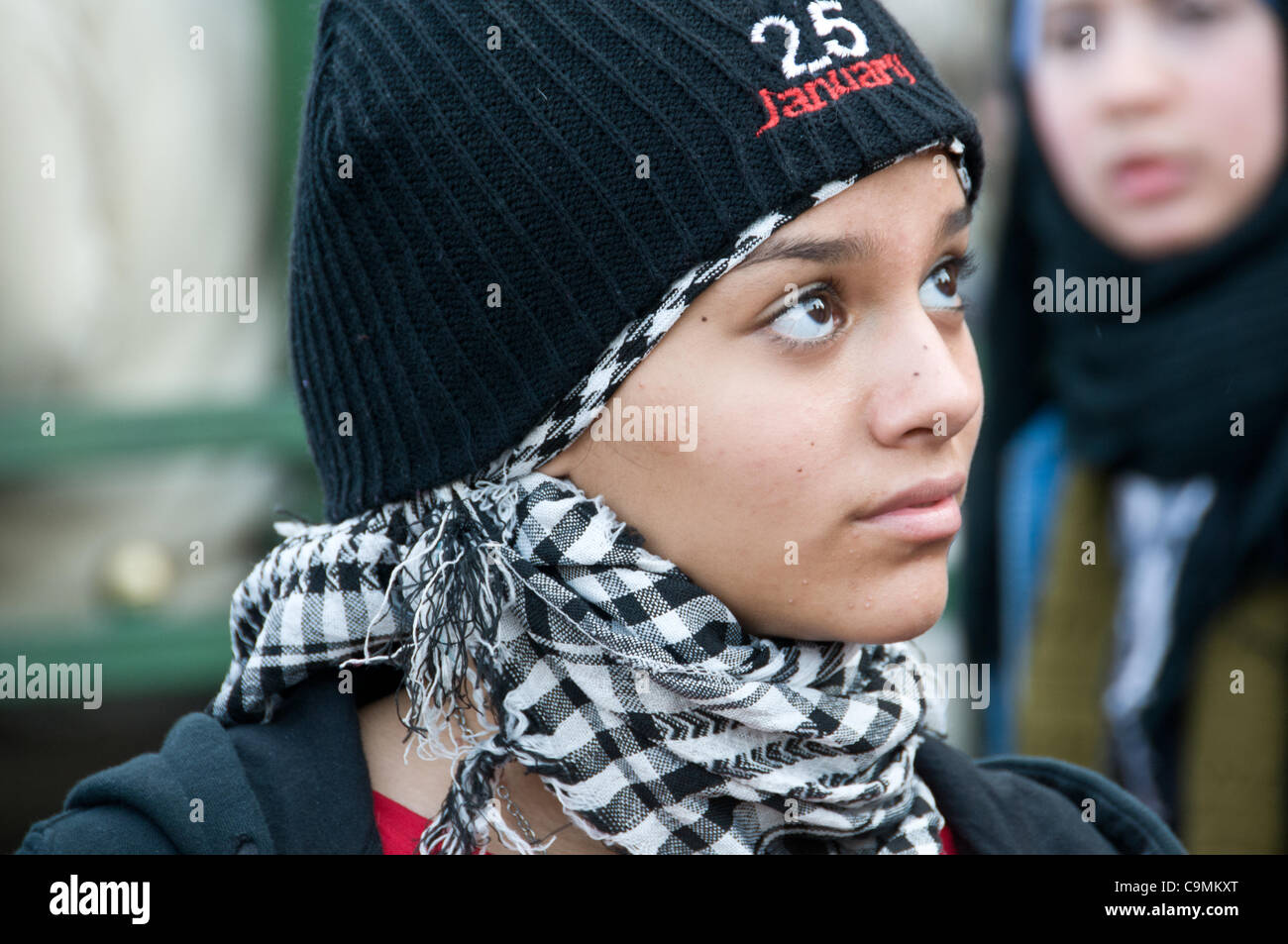 Junge Frau ersten Jahrestag der Revolution Cairo 25. Januar 2012 Stockfoto