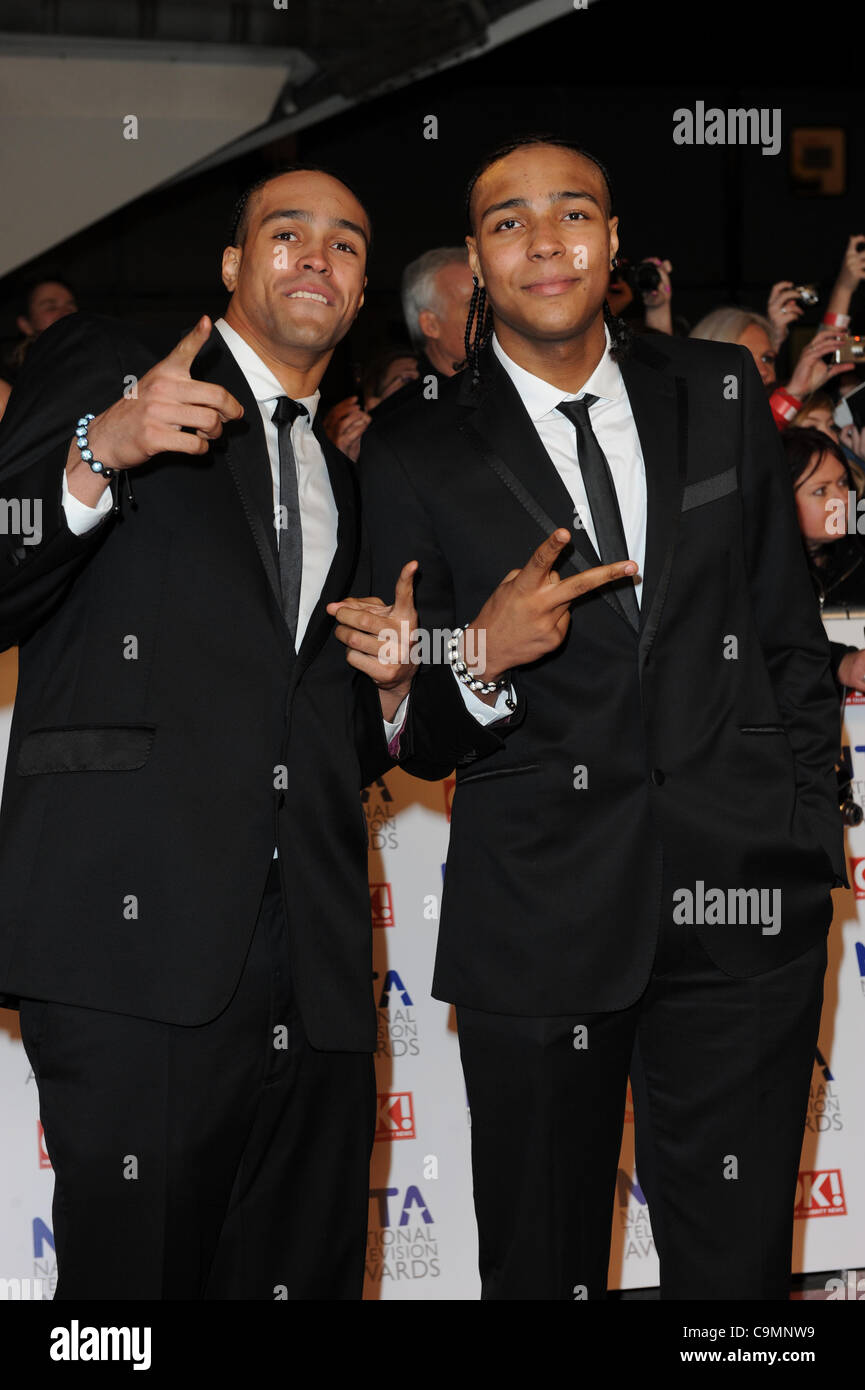 ASHLEY BANJO & JORDAN BANJO 2012 NATIONAL TELEVISION AWARDS O2 ARENA LONDON ENGLAND 25 Januar 2012 Stockfoto