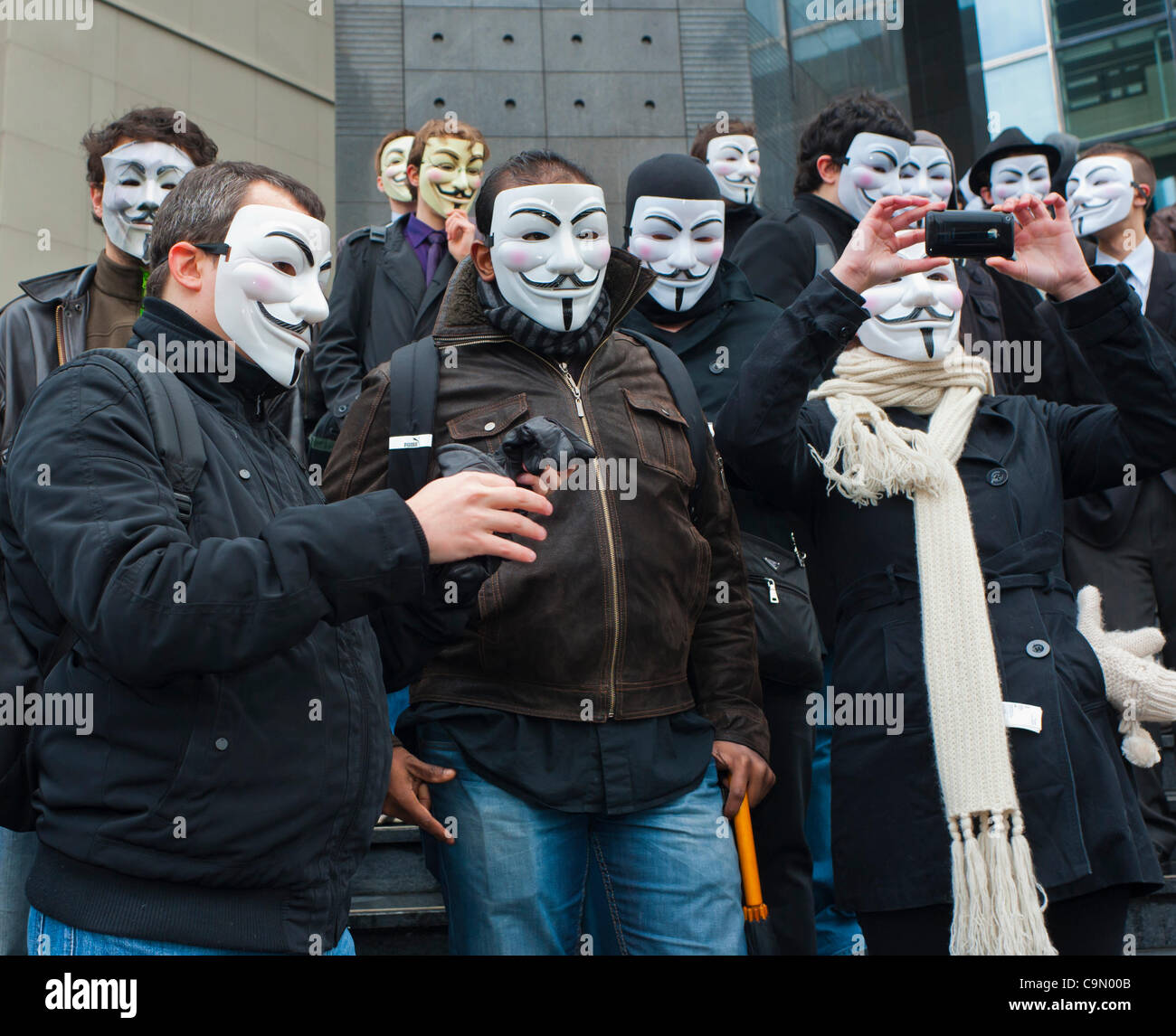 Anonyme Protest gegen Anti-Piracy Internetrecht, ACTA (Anti-Counterfeiting Trade Agreement), die Freiheit des Internets, Paris, Frankreich droht, Stockfoto