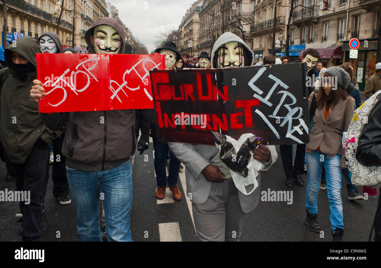 Anonyme Protest gegen internet Anti-piraterie-Gesetz, Acta (anti-counterfeiting Trade Agreement), eine Rechnung, bedroht die Freiheit des Internet, Paris, Frankreich, Stockfoto