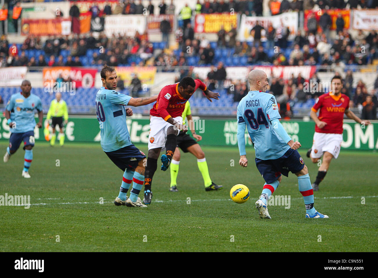 29.01.2012 Rom, Italien.   Simplicio (rom) In Aktion während des Serie A Tim-Spiels zwischen AS Roma Vs FC Bologna, spielte das Olympiastadion.  Das Spiel endete mit einem 1: 1-Unentschieden Stockfoto