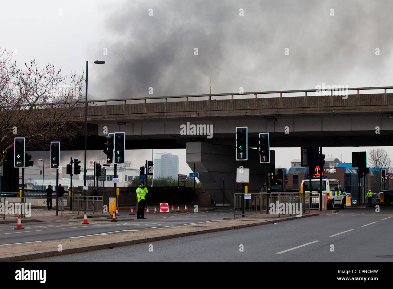 London, UK. Schieße auf Unigate Molkerei, in der Nähe von Wood Lane West London. 31. Januar 2012 Stockfoto