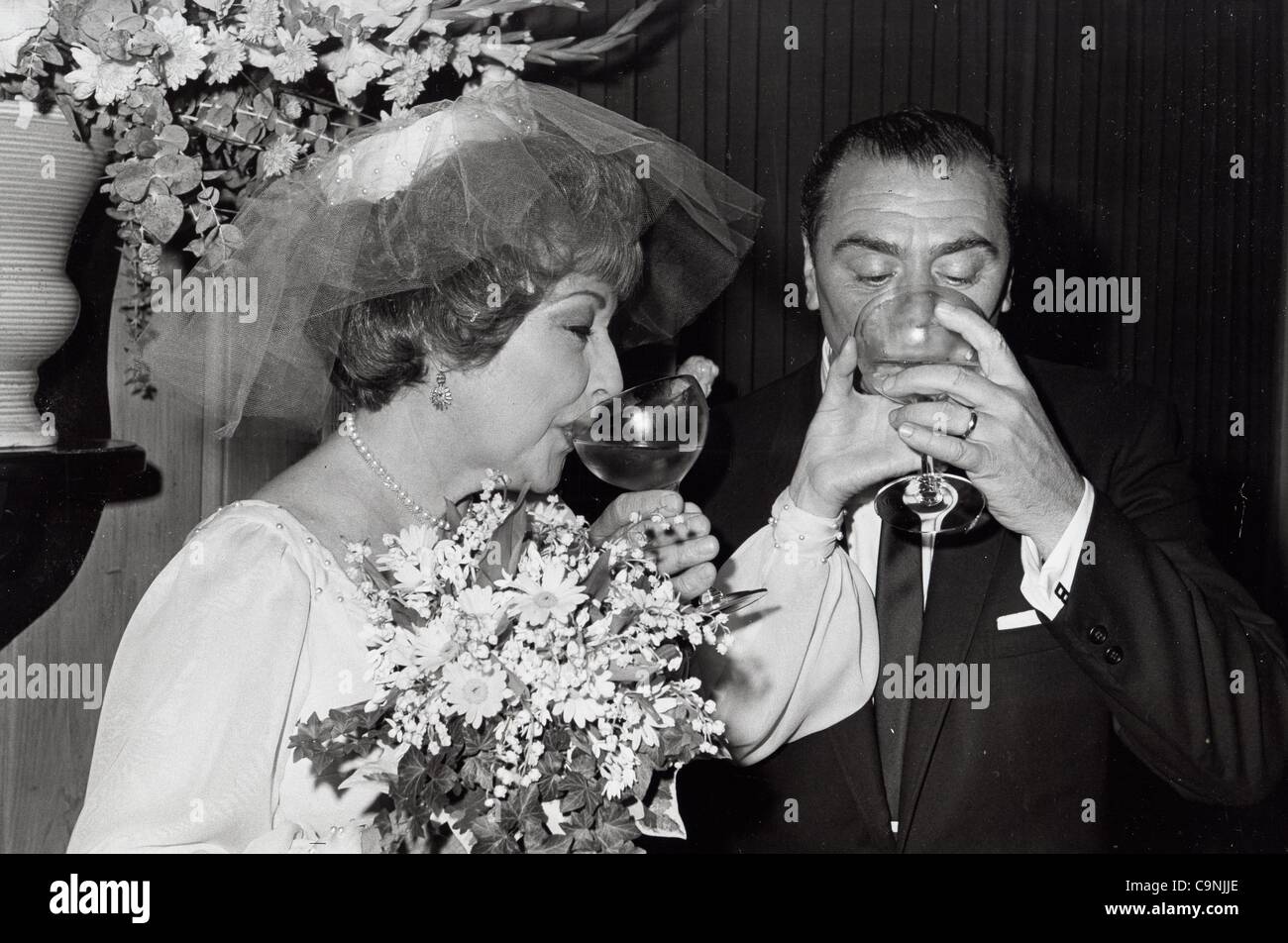 ERNEST BORGNINE. Hochzeit von Ernest Borgnine und Ethel Merman.Supplied von Fotos, inc. (Kredit-Bild: © Globe Photos/ZUMAPRESS.com) Stockfoto