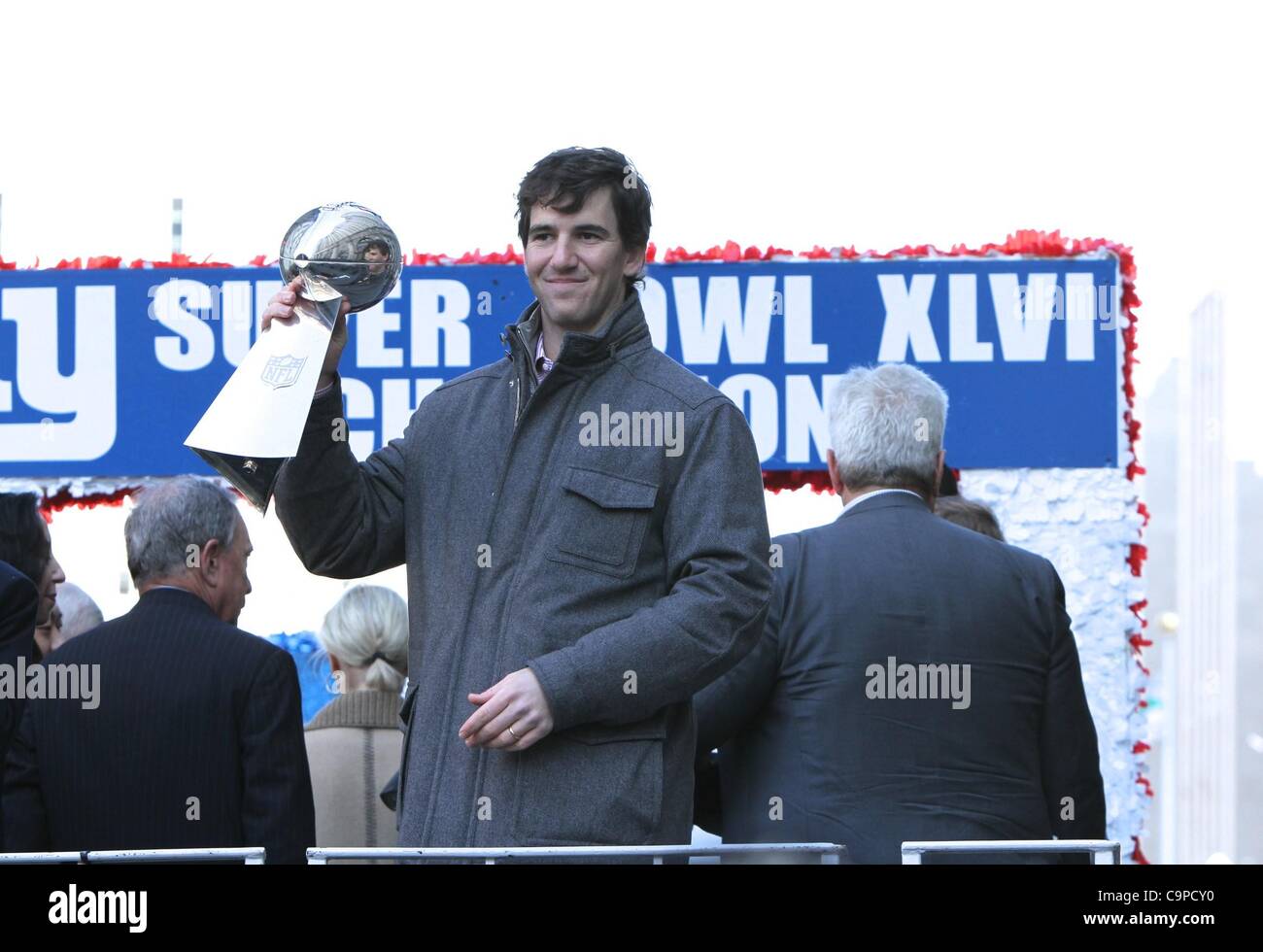 Eli Manning in Anwesenheit für New York City Ticker Tape Parade Ehren Super Bowl XLVI Champions die New York Giants, Canyon of Heroes, New York, NY 7. Februar 2012. Foto von: Andres Otero/Everett Collection Stockfoto