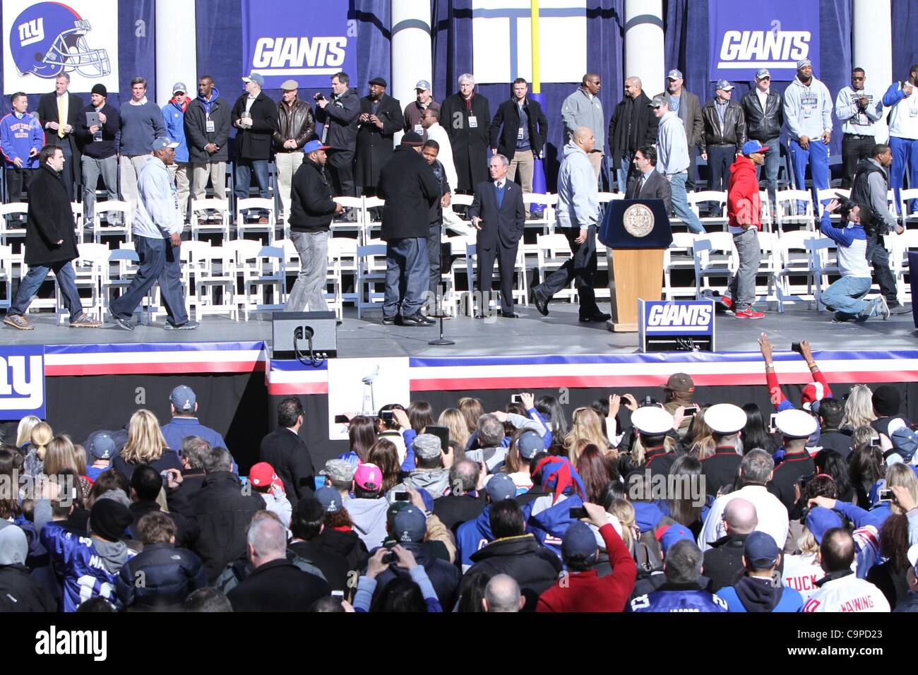 bei einem öffentlichen Auftritt für New York City Gastgeber Feier für Super Bowl XLVI Champions der New York Giants, City Hall Plaza, New York, NY 7. Februar 2012. Foto von: Andres Otero/Everett Collection Stockfoto