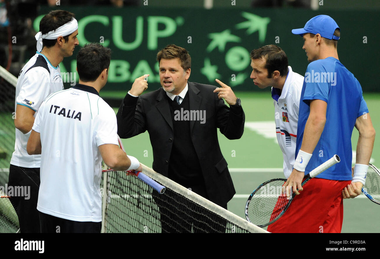 Tomas Berdych und Radek Stepanek (CZE), während die Welt Gruppe erste Runde Davis-Cup-Doppel gegen Potito Starace, Daniele Bracciali (ITA) in Ostrava, Tschechische Republik, Samstag, 11. Februar 2012. (Foto/Jaroslav Ozana CTK) Stockfoto