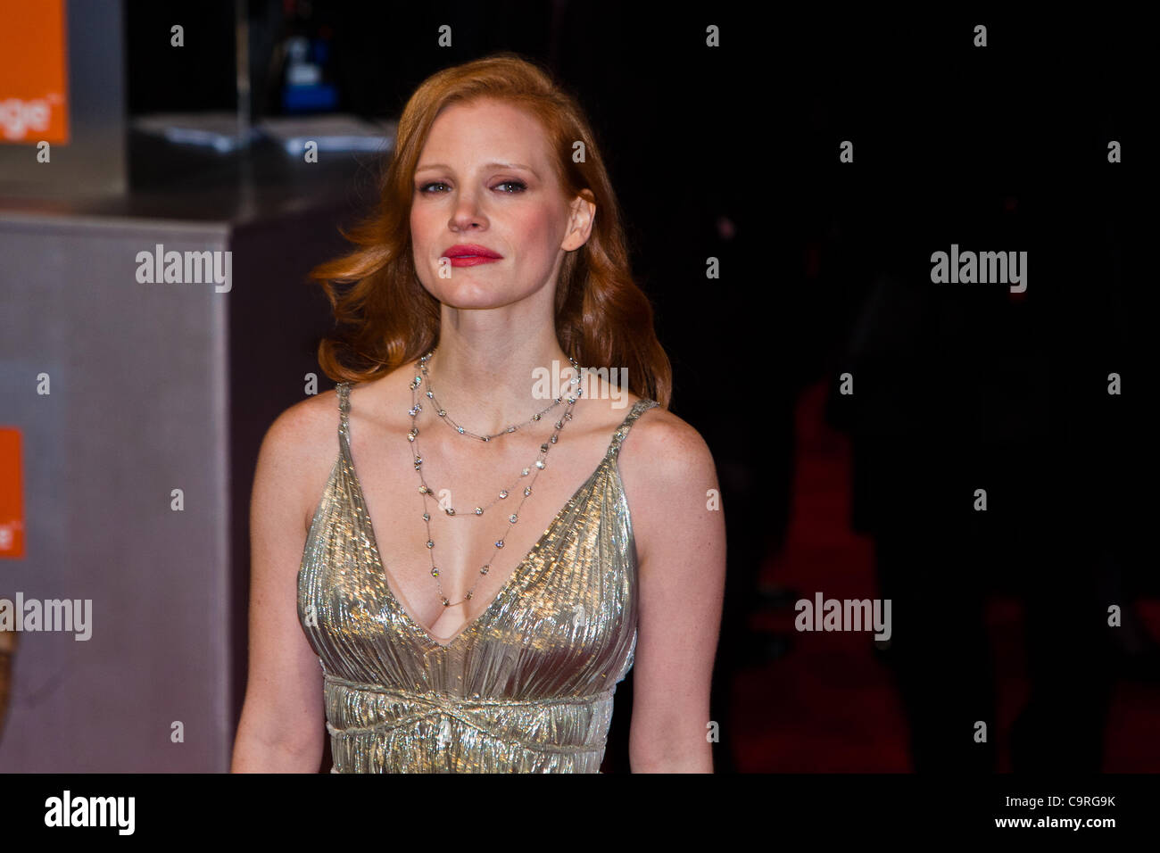 London, UK, 02.12.2012. Schauspielerin, Jessica Chastain, Ankunft auf dem roten Teppich an den BAFTAs 2012 Stockfoto