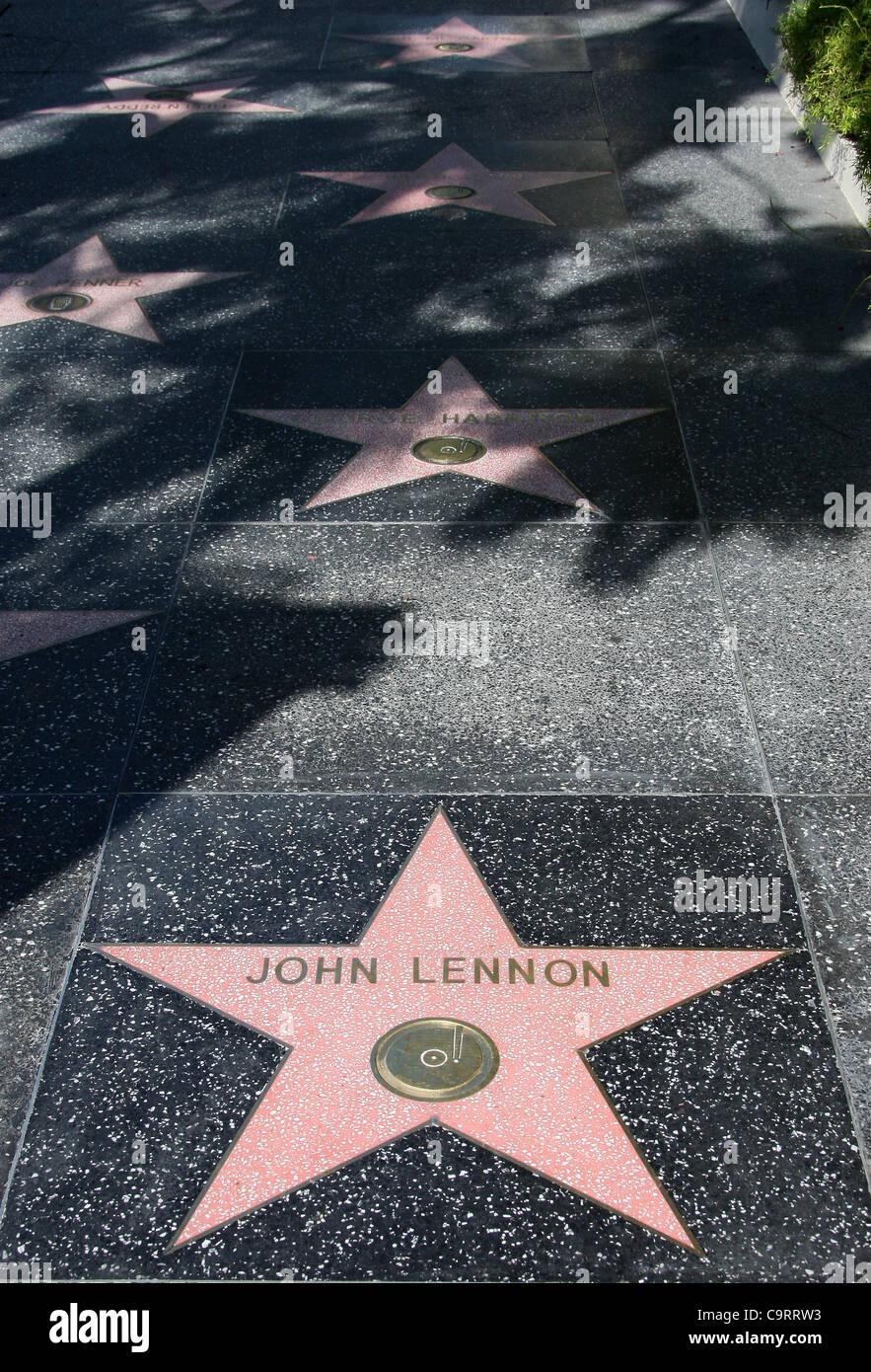 JOHN LENNON & GEORGE HARRISON & RINGO STARR & PAUL MCCARTNEY DIE BEATLES OF FAME WALK-STARS IN A ROW HOLLYWOOD LOS ANGELES CAL Stockfoto