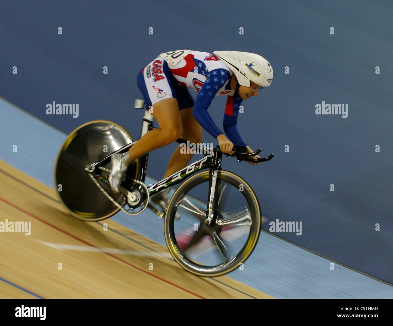 19.02.2012 London England. Sarah Hammer (USA) Gewinner des Womens Omnium bei der UCI-WM in London Olympischen Velodrom. Bestandteil der London bereitet Veranstaltungsreihe organisiert von LOCOG, Organisation Komitee Olympischen Spiele in London. Obligatorische Credit: Mitchell Gunn Stockfoto