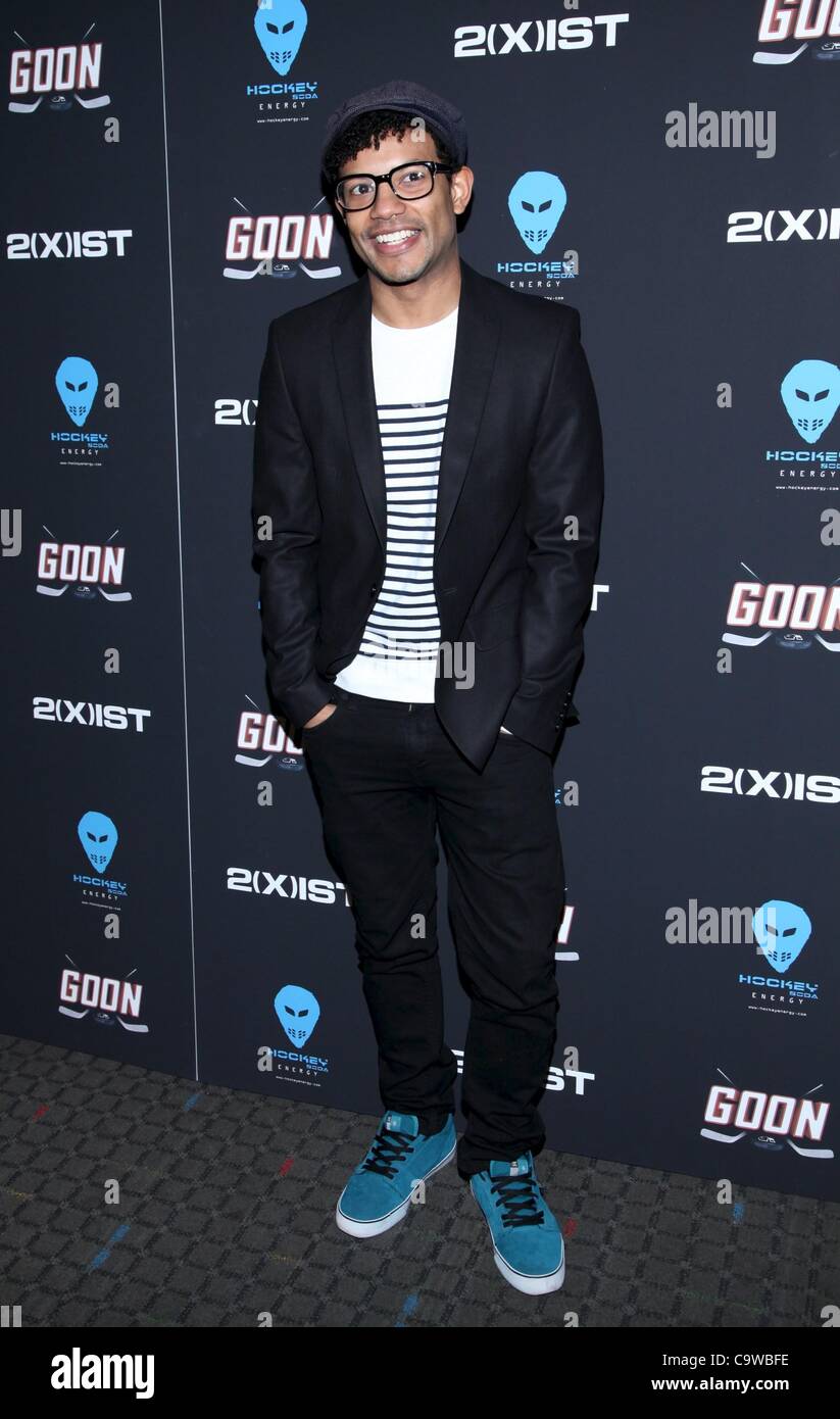 Jaime Cepero im Ankunftsbereich für GOON Premiere, School of Visual Arts (SVA) Theater, New York, NY 23. Februar 2012. Foto von: Andres Otero/Everett Collection Stockfoto