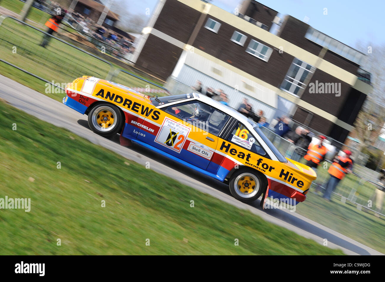 25. Februar 2012 - Stoneleigh Park, Coventry, UK.  Russell Brookes fahren 1985 Opel Manta 400 in der Live Rally Stage Race Retro Stockfoto