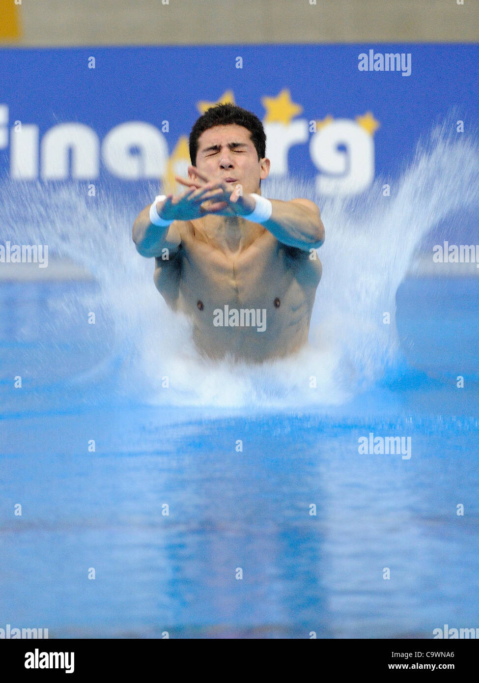 Rommel PACHECO (MEX) hat eine schlechte Landung im 10-m-Plattform-Halbfinale der Männer, 18. FINA Visa World Cup Diving, Olympic Aquatics Center Stockfoto