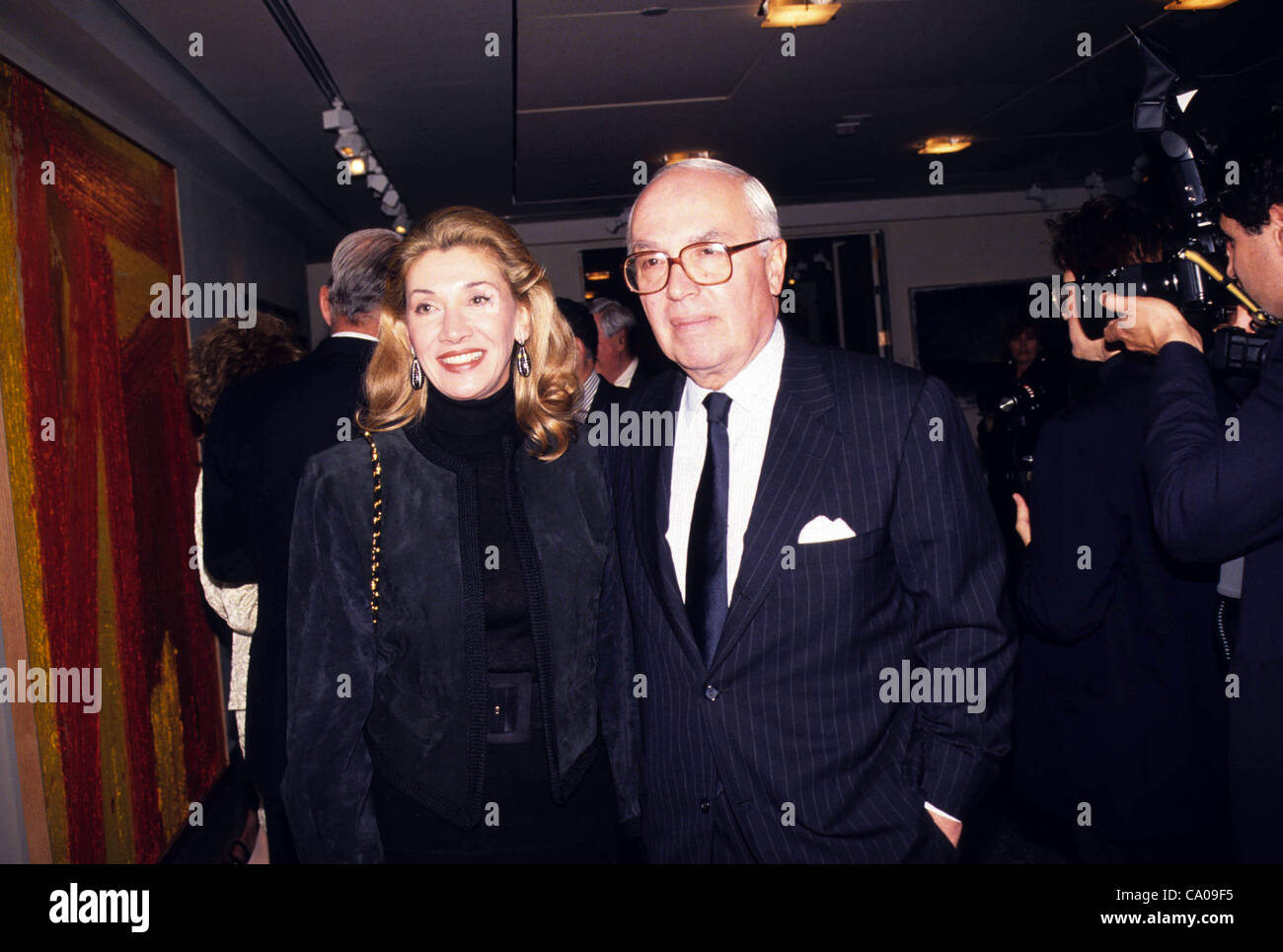 6. November 1991 - New York, New York, USA - 16239.JOHN GUTFREUND & Frau SUSAN GUTFREUND. 11/06/1991(Credit Image: © Judie Burstein/Globe Photos/ZUMAPRESS.com) Stockfoto