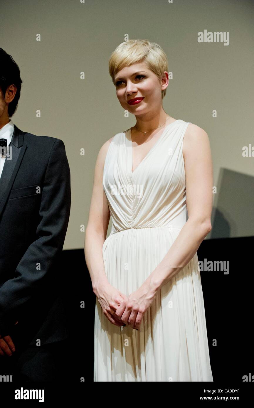 13. März 2012: Tokio, Japan – scheint Michelle Williams auf der Japan-Premiere für den Film "Meine Woche mit Marilyn" an der Toho-Kinos in der Roppongi Hills. Dieser Film basiert auf einer Geschichte über eine Schauspielerin Marilyn Monroe. Michelle Williams spielt eine Rolle von Marilyn Monroe. Dieser Film wird Rel sein. Stockfoto