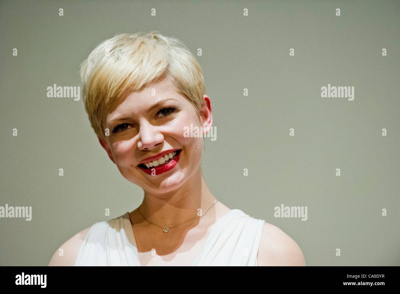 13. März 2012: Tokio, Japan – scheint Michelle Williams auf der Japan-Premiere für den Film "Meine Woche mit Marilyn" an der Toho-Kinos in der Roppongi Hills. Dieser Film basiert auf einer Geschichte über eine Schauspielerin Marilyn Monroe. Michelle Williams spielt eine Rolle von Marilyn Monroe. Dieser Film wird Rel sein. Stockfoto