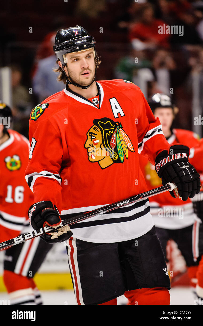 13. März 2012 - Chicago, Illinois, USA - Chicago Verteidiger Brent Seabrook (7) während Poloshirt vor dem NHL-Spiel zwischen den Chicago Blackhawks und den St. Louis Blues im United Center in Chicago, IL. Die Blackhawks besiegt den Blues 4-3 in eine Schießerei. (Kredit-Bild: © John Rowland/Southcre Stockfoto