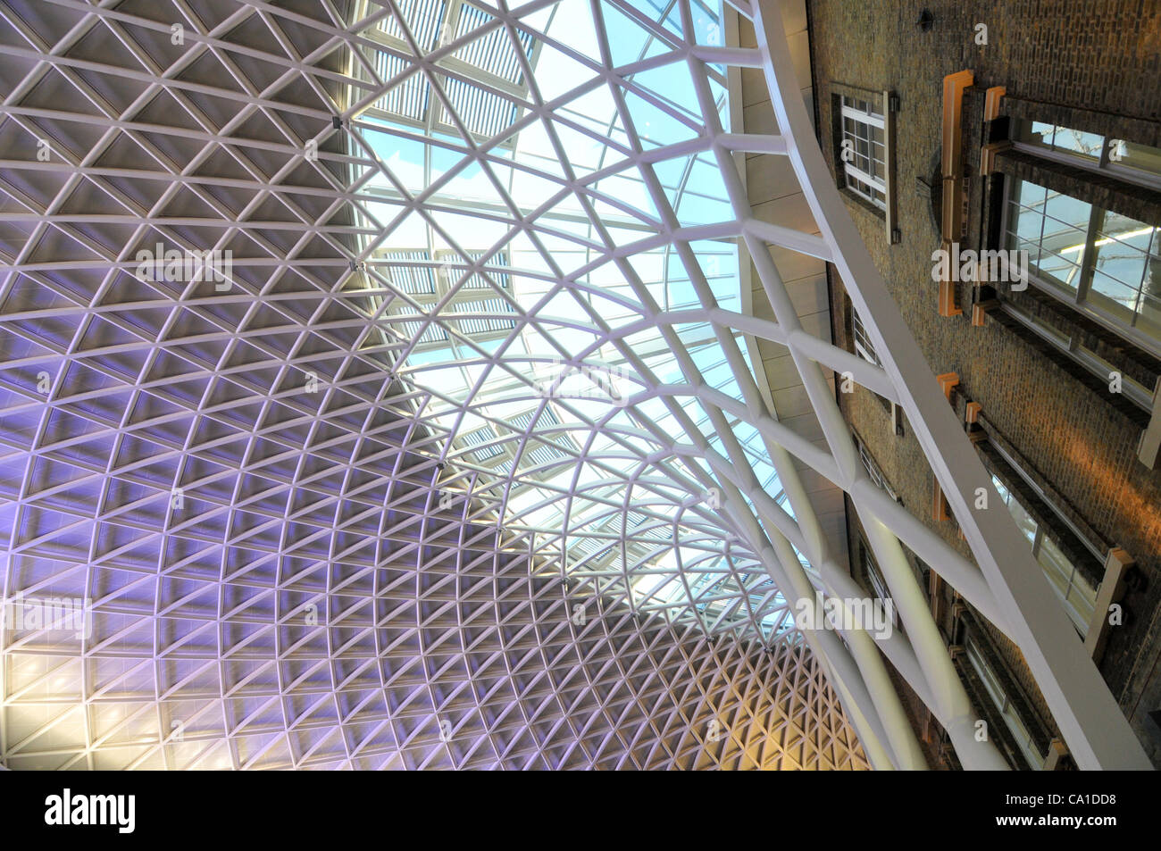 London 19.03.12. Kings Cross Station, öffnet die neue Bahnhofshalle der öffentlichen on19th März 12. John McAslan + Partner Stockfoto