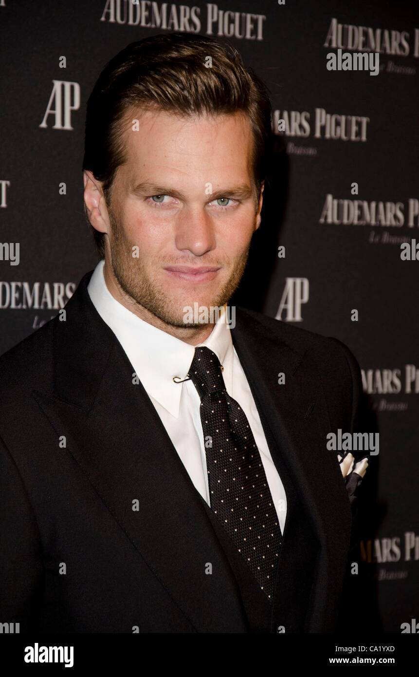 Tom Brady im Ankunftsbereich für Audemars Piguet Royal Oak 40 Jahre Ausstellung Opening Night, Park Avenue Armory, New York, NY 21. März 2012. Foto von: Eric Reichbaum/Everett Collection Stockfoto