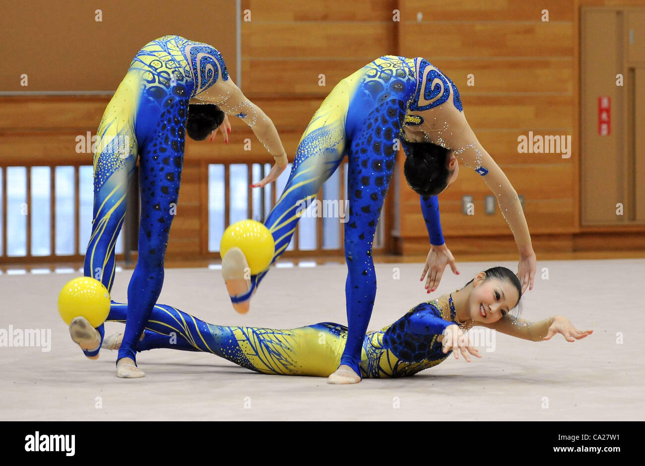 Japan Nationalmannschaft, 23. März 2012 - Rhythmische Sportgymnastik: Japanische rhythmische Gymnastik-Team "FAIRY JAPAN POLA" öffnen Sie die Praxis für Presse am Japan Sports Institute of Science in Itabashi, Japan. (Foto von Atsushi Tomura /AFLO SPORT) [1035] Stockfoto