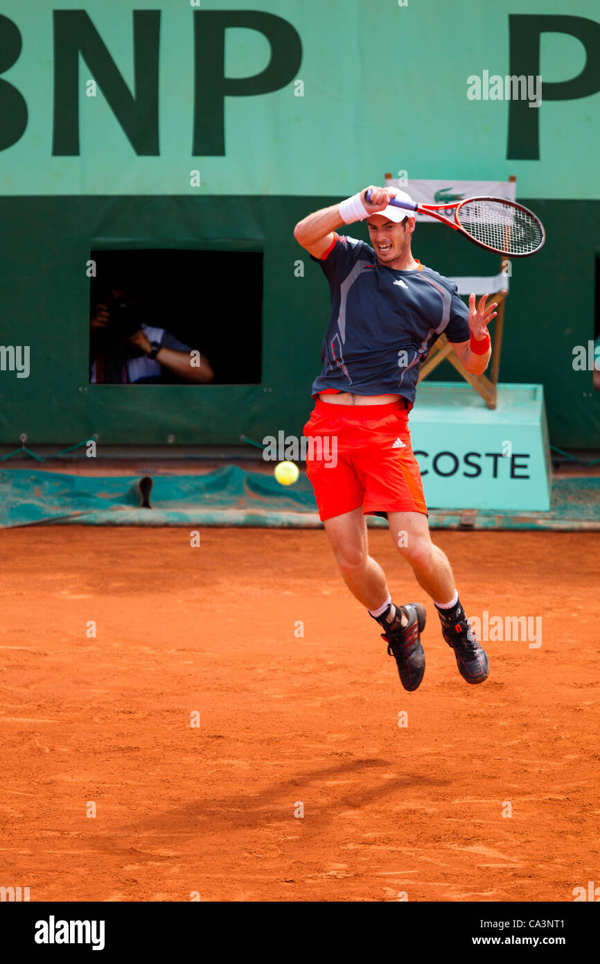 02.06.2012 Paris, Frankreich. Andy Murray in Aktion gegen Santiago Giraldo am 7. Tag der Französisch Open Tennis von Roland Garros. Stockfoto